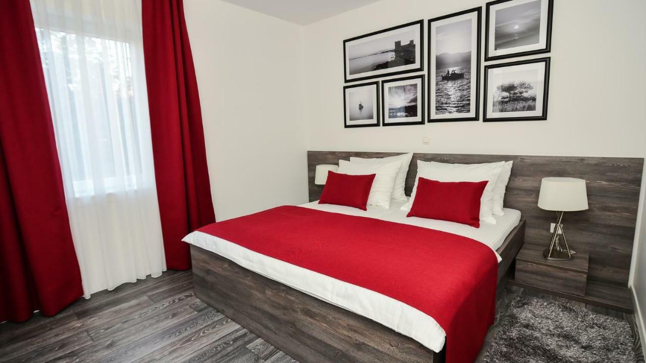 Sunset Deluxe Apartments Vir Exterior photo